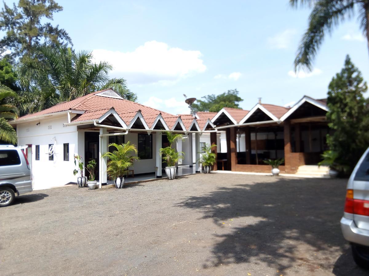 Neneu Hotel Moshi Exterior foto
