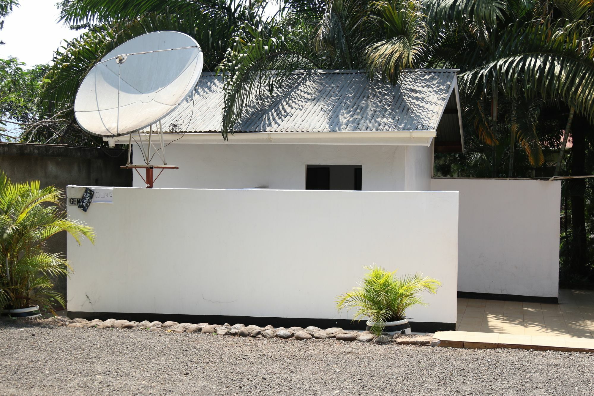 Neneu Hotel Moshi Exterior foto